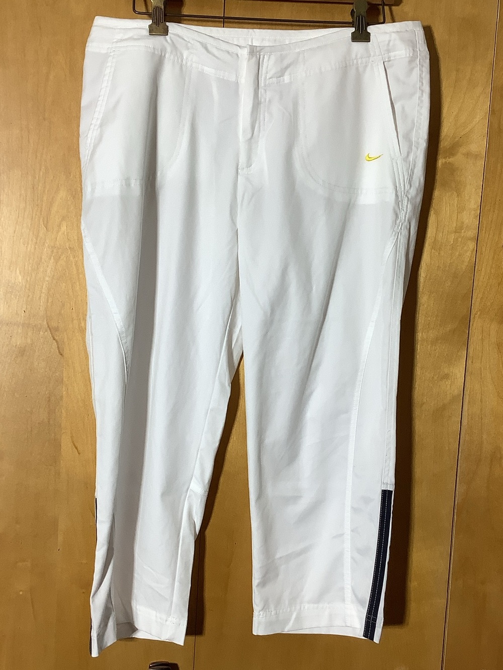 Nike white capris, size large (12-14)